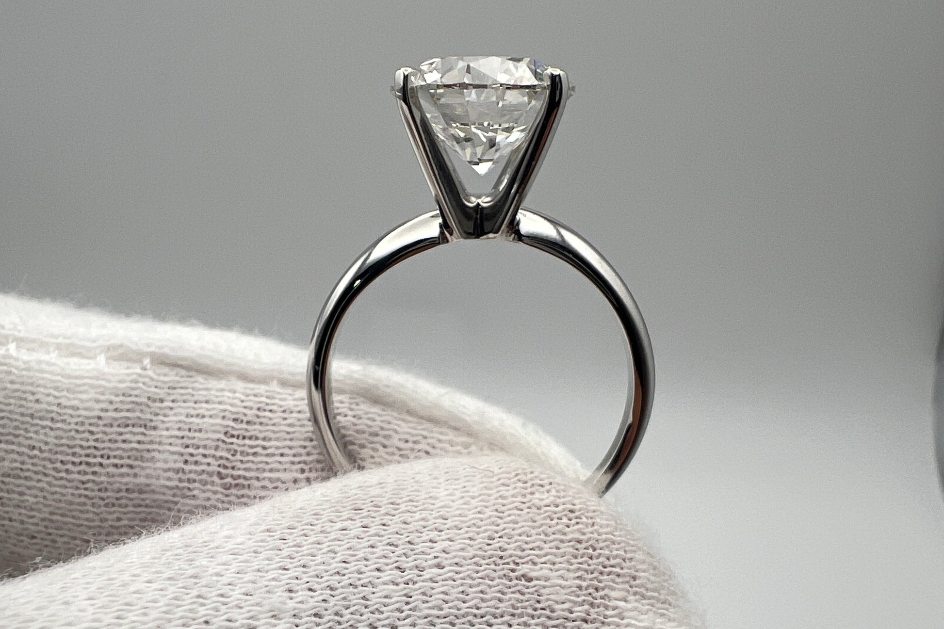 Round Lab Grown Diamond Solitaire Ring | 14K Gold | Engagement Ring